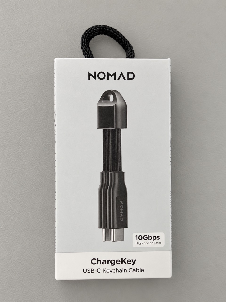 ChargeKey USB-C Keychain Cableと10Gbpsが記載された外箱の正面