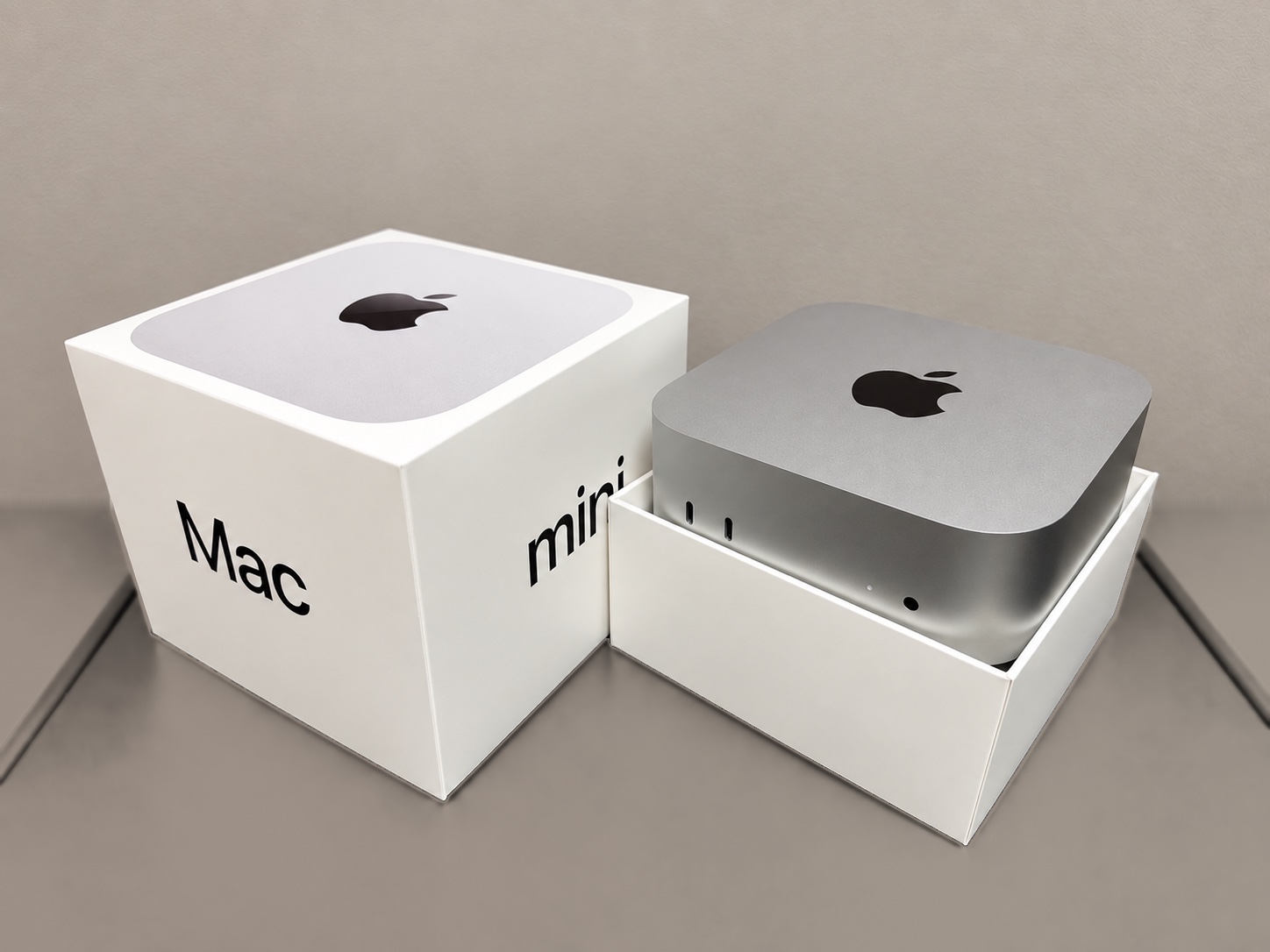 32GB・512GB構成で使っているMac mini M6と外箱