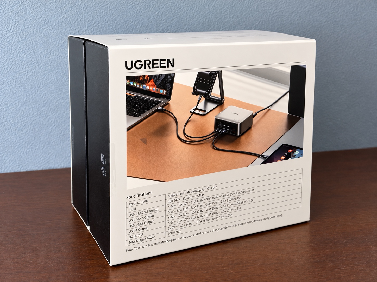 UGREEN Nexode Pro 300Wの外箱背面と仕様欄